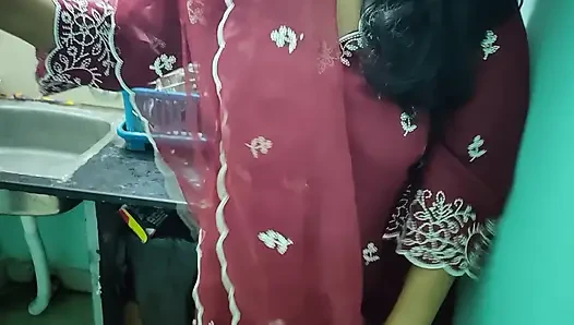 Bhabhi Jaan так обеспокоена тем, что ее муж сообщил о сперме