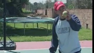 Schmutzige MILF Angelina isst den Tennis-Trainer-Arsch