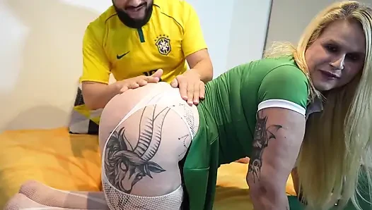 MILF Tiffany Montavani - Brezilya'da çok sert seks yaptım
