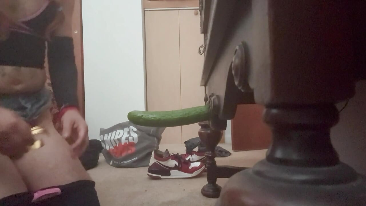 Sex aplecat cu castravete