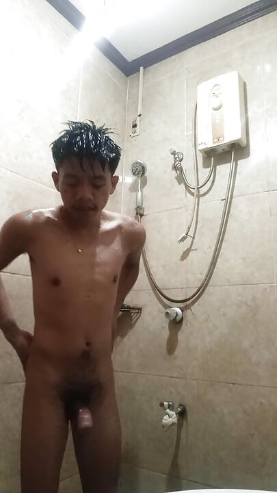 #1 Creator Jameson Official Gets Soaked: Shower Piss & Cum