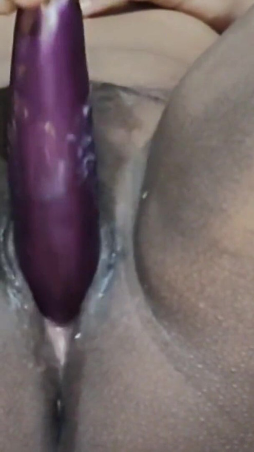 텔루구 아줌마 하드코어한 보짓물이 가득한 보지를 미친듯이 쳐다보는 | 흑인 대물 자지와 섹스하는 흑인 대물