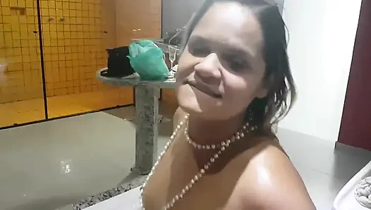 56 Yaşındaki Taç Sıcak Etli Kedi