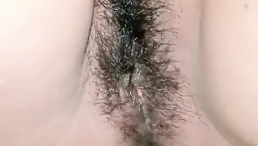 Terpesona lihat istri temenku lagi terbaring dimalam hari aku langsung seks part2