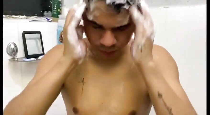 I Was in the Bath and I Got a Roll Leandroandasafe