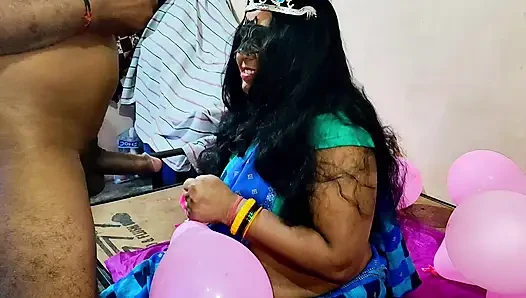 Indische Hausfrau an ihrem Geburtstag