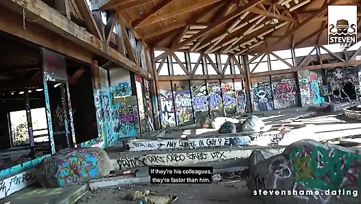 Melina May açık havada iyi bir sikişmeyi seviyor!