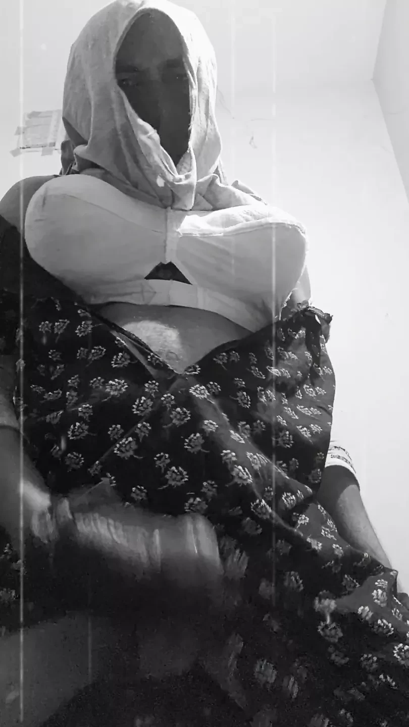 Mătușă indiană hijabi - masturbare și țâțe uriașe