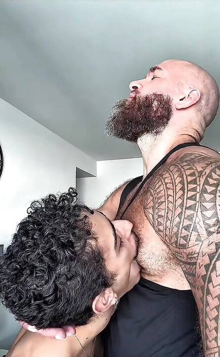 Feet, Big White Cock, Raw Sex and Size Differences with a Sexy Russian Bear