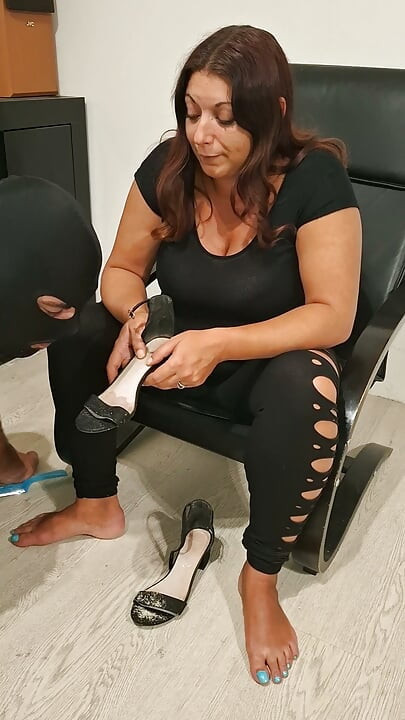 Slave eat my foot dust