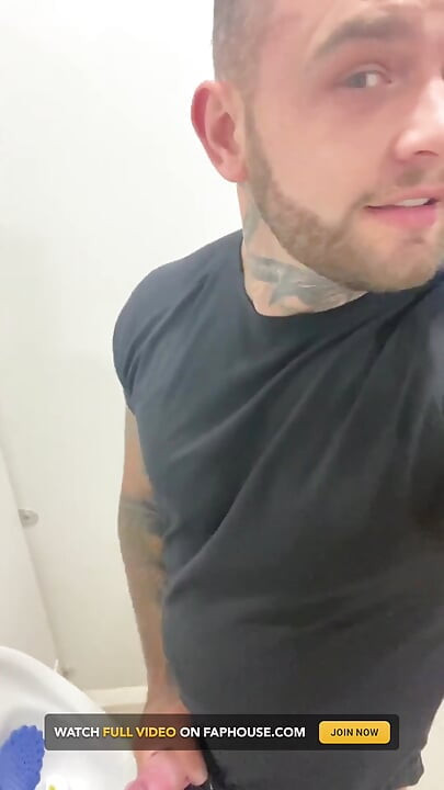 Bathroom Piss and Jerk