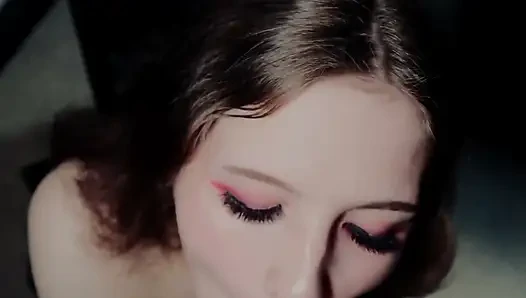 Белая девушка-зайчик сосет хуй в середине фотосессии