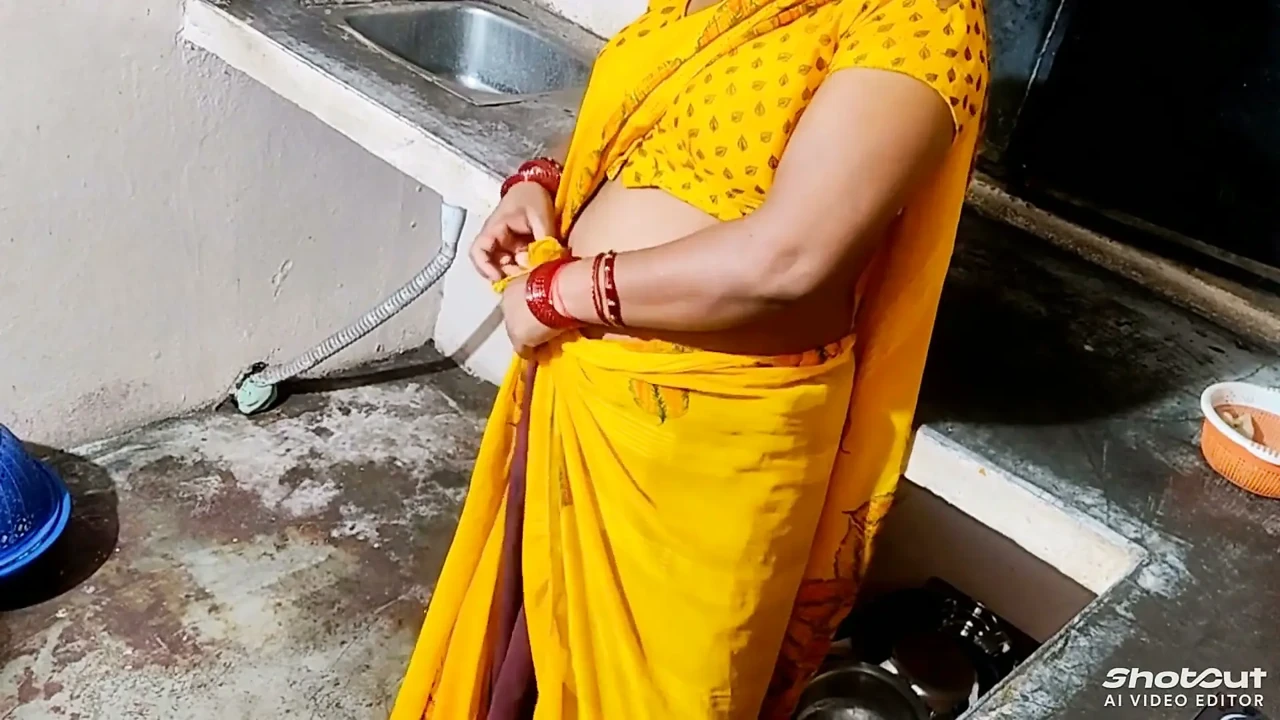 Desi Bhabhi Fuking Neighbour Boy's