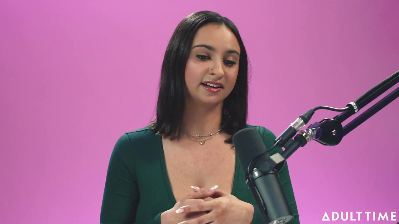 Hailey Rose: Tumblr, Swingers & the Cereal Incident | the Adult Time Podcast
