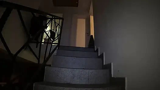 Merdiven delisi azdırma - yumuşak mastürbasyon ve edepsiz fısıltı