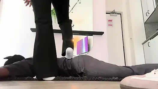 Femdom Foot Fetish Domination by Domina Havi: Female Power, Foot Worship bdsm