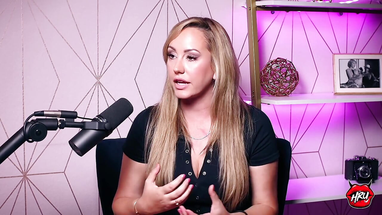 Brett Rossi: Powrót, Chaos i co naprawdę się stało z Charlie Sheen