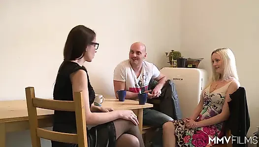 Европейская студентка трахается в коридоре
