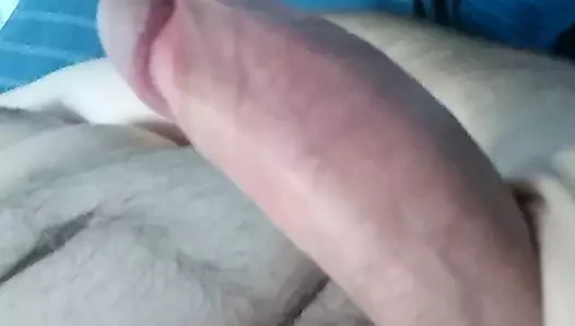 Je joue avec ma queue