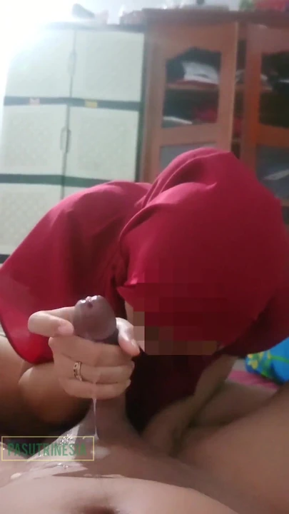 لحظة يجب مشاهدتها من "الخيانة مع صديق الزوجة والحجاب حتى قذف المليون"