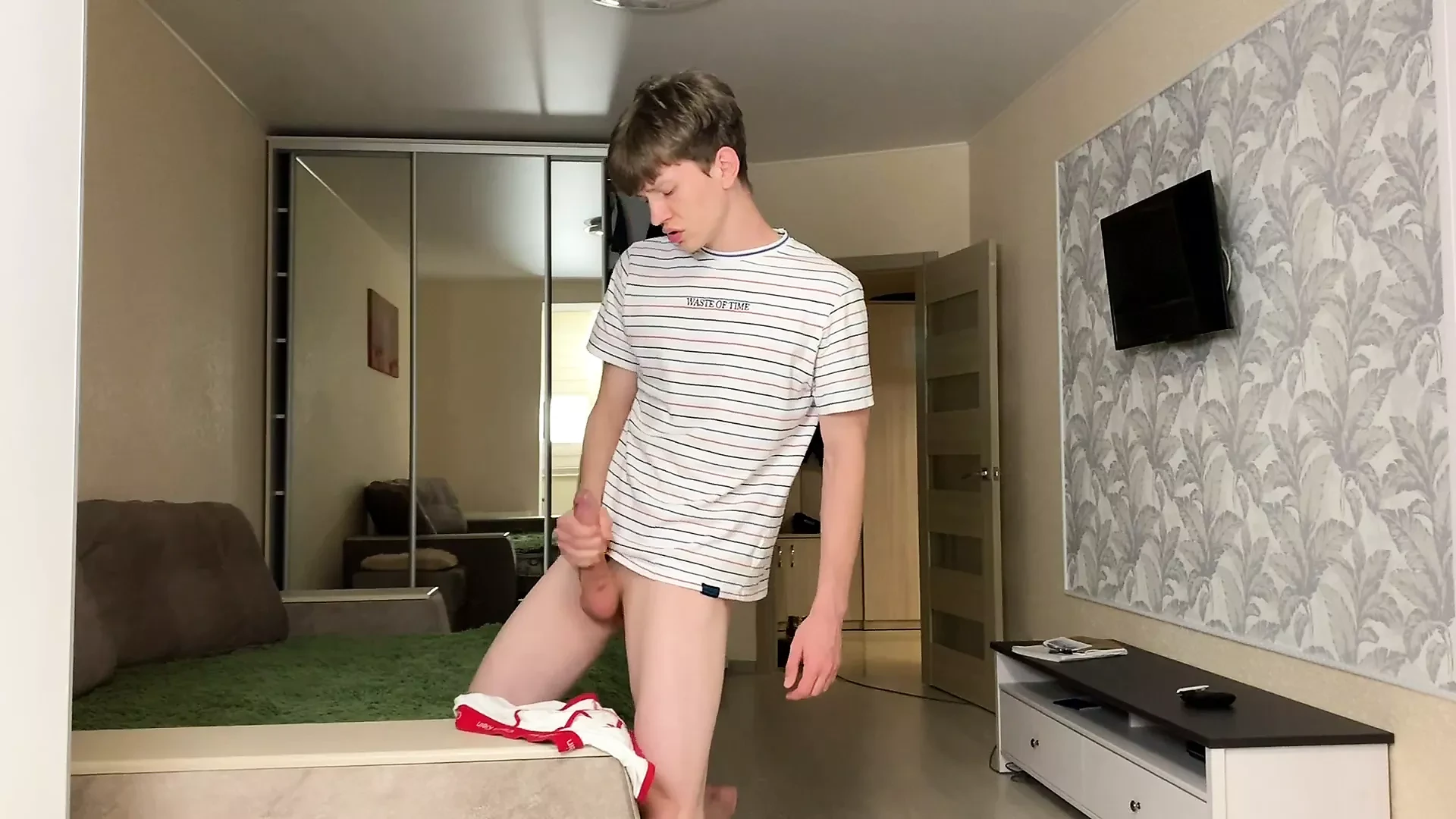 Мужики Дрочат И Нюхает Трусы