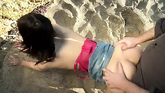 Beach Walk and Hard Fuck with Horny Pussy