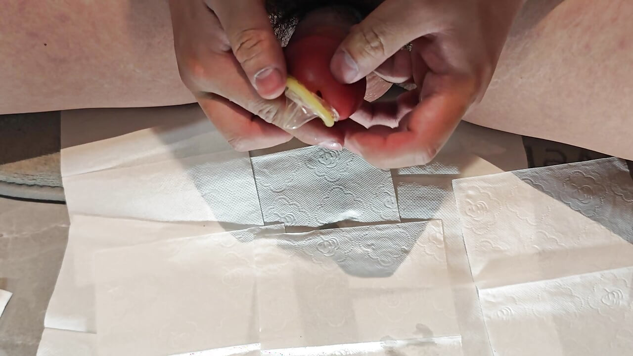 Kalın kılıflı acınası minik yarak fleshlight'ta sert boşalıyor + mikroskop zaten canlı yüzme spermini gösteriyor!