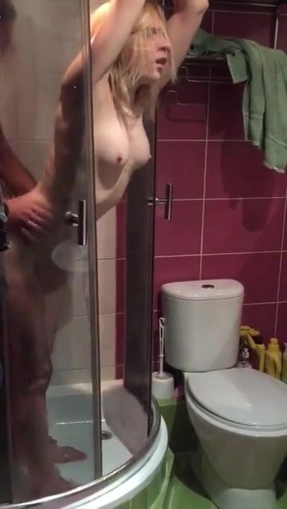 Fucking MILF in the shower