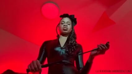 Golpea tus bolas y comítela - diosa dominadora de ébano Rosie Reed - tortura peniana y dominación en primer plano - definición estándar