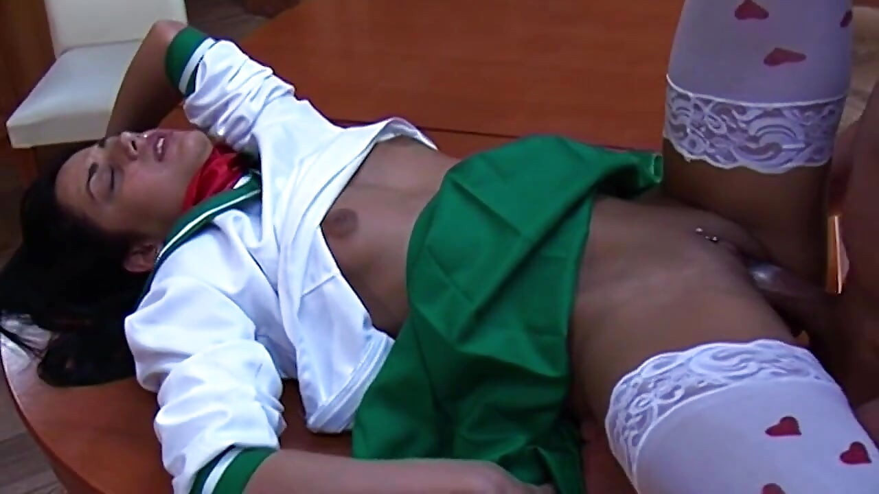 Nadržená sousedka se promění v šukací děvku 2