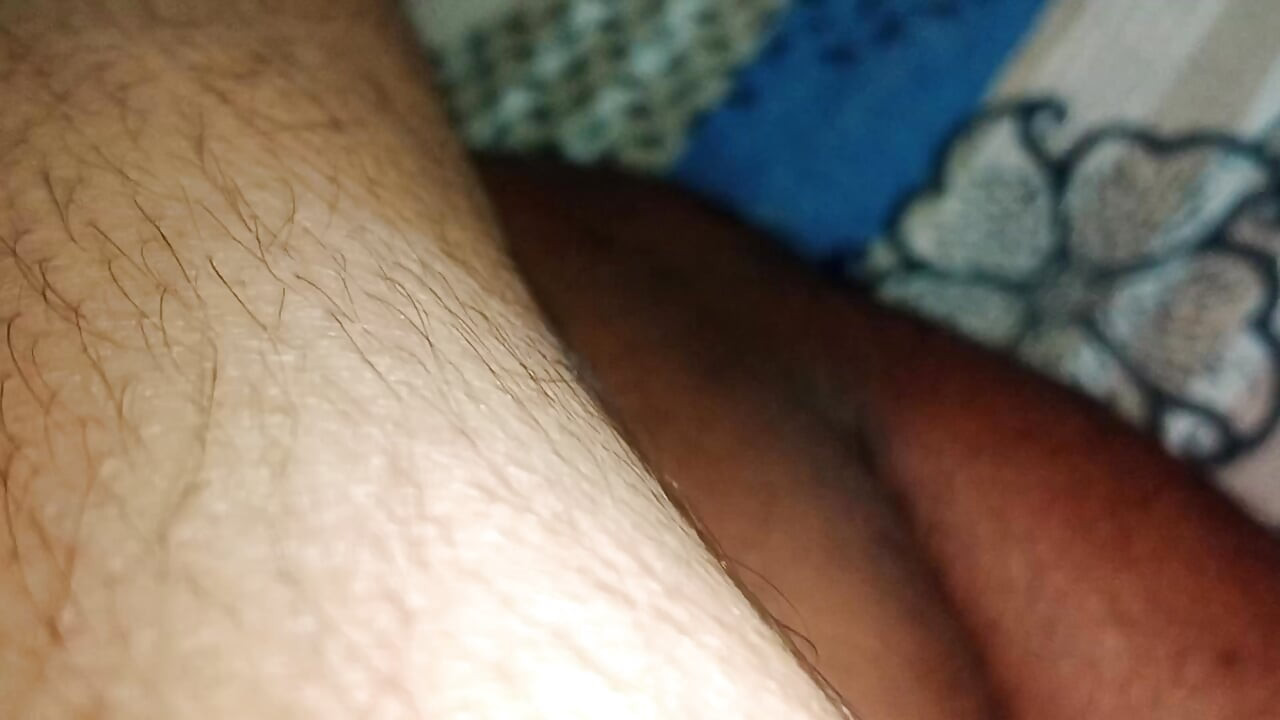 딱딱한 섹스, 학생과 선생님이 방에서 박아대는 장면