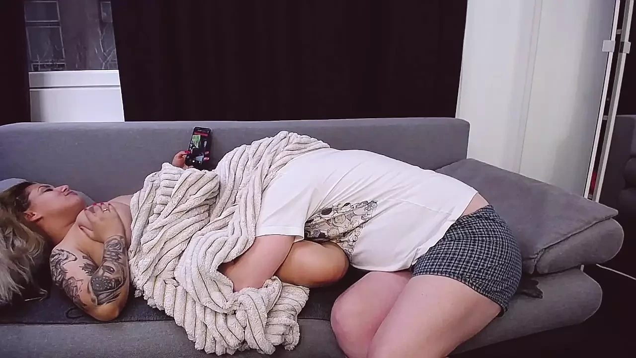 Teen stay on the phone old guy lick her tight pussy