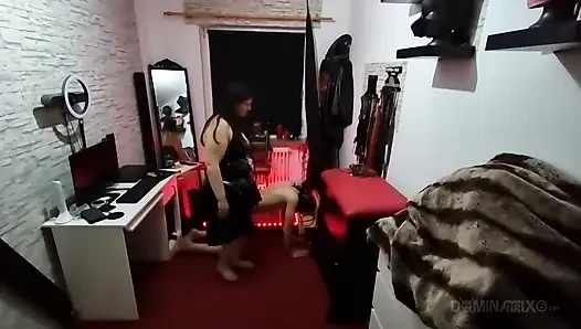 Mature Fetish Slut Fingers Sloppy Wet Pussy with Slave Watching