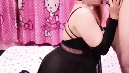 Она обожает мой хуй