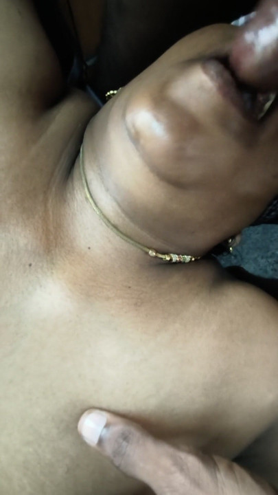 Sicking aunty showing her pussy | Clip 1