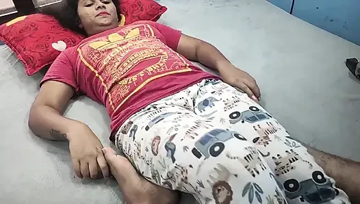 Footjob mit ball-busting