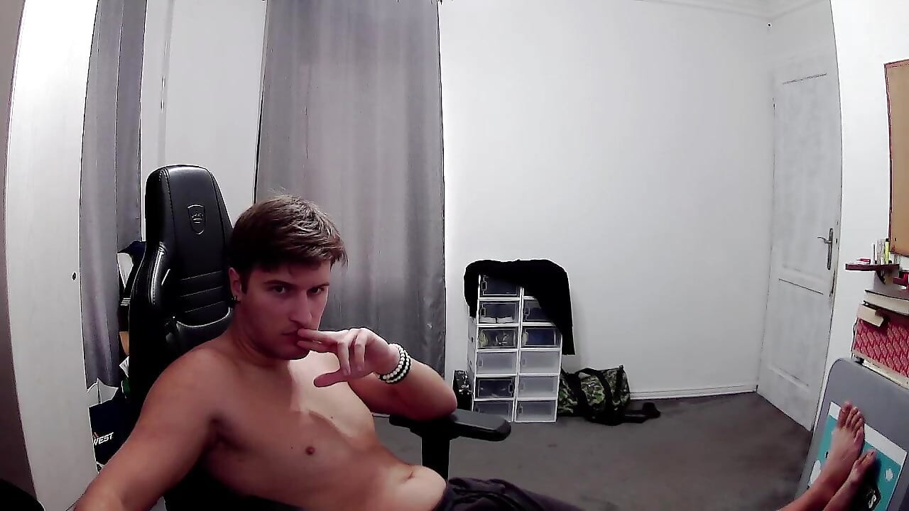 Masturbare cu spermă pe net