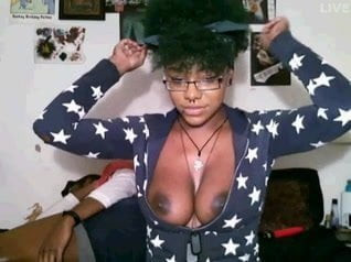 webcam boobs out
