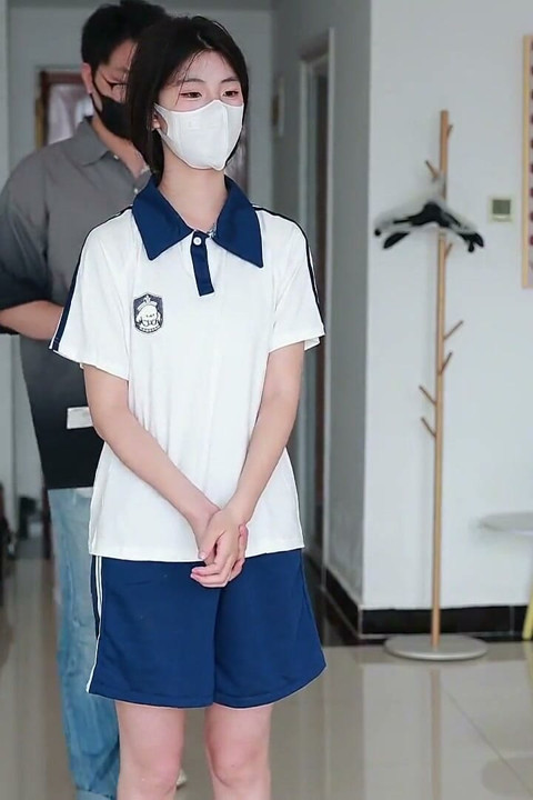 The Innocent Girlfriend Is Bound with Ropes in Her College Uniform