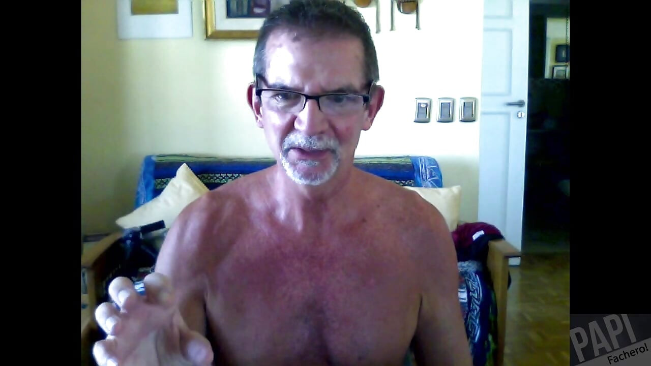 古いMicroSoft LifeCam VX-2000ウェブカメラと新しいHDロジクールC922 Pro Streamウェブカメラを比較しています