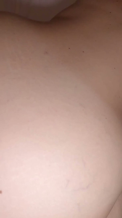 Me follo a mi caliente vecina hasta correrme dentro de su coño | Clip 1