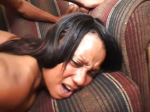 Bubble butt ebony slut takes hard pounding on the sofa