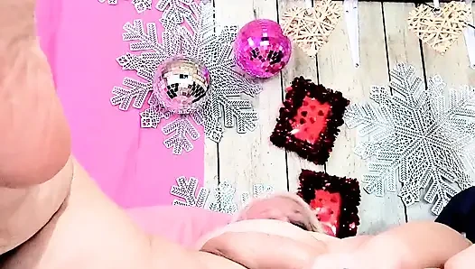 Этому фрику из библиотеки смазывают спермой