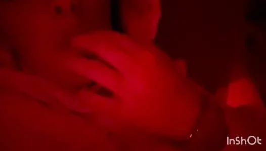 Adik tiri menyiapkan vaginanya.