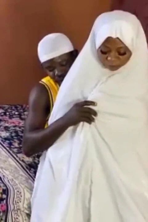 Hijab rndi rakshsi lnd se pyar karti hai