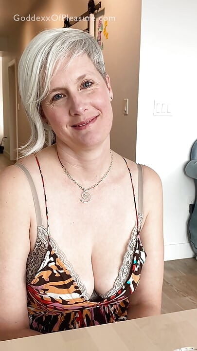 Alone with my Best Friend's Mom - Hot MILF JOI Countdown