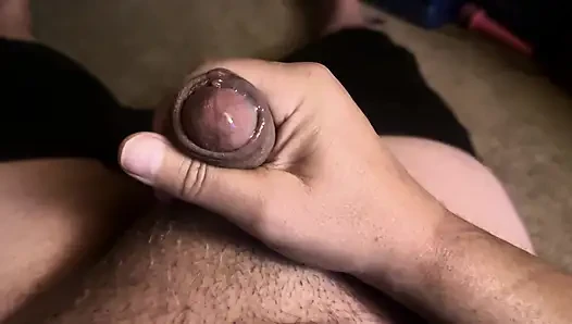 Seks sonrası hala azgın.. Tombul ikinci boşalma için küçük yarağı sikiyor