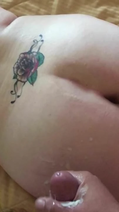 Real hotel maid let me cum on her ass