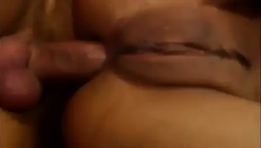 Pantat cewek hot latina dientot di sofa