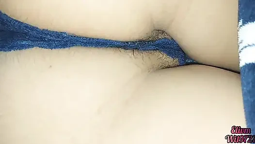 Смотрю на киску моей сводной сестры в ее нижнем белье